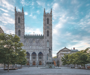 Fototapeta na wymiar Notre-Dame Basilica of Montreal