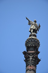 Fototapeta na wymiar statue of christopher columbus