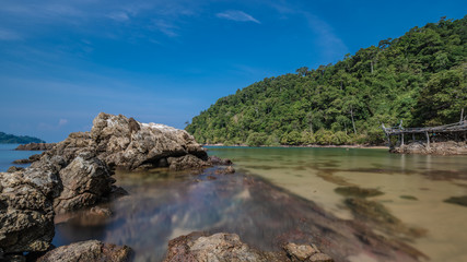 Fototapeta na wymiar Turquoise Sea Island 