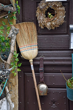 krimskram vor einem haus in herrstein