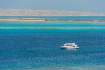 Fototapeta na wymiar Tropical sea view panorama view with boat