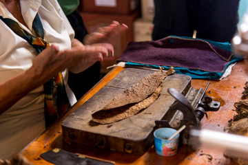 Woman making cigar - Trinidad - Cuba