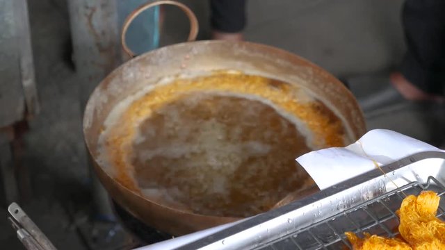 Fios De Ovos
The Making of Fios De Ovos
Foi-Thong, Foitong, Foi-Tong in Thai Langauge
Thai Sweet Dessert
