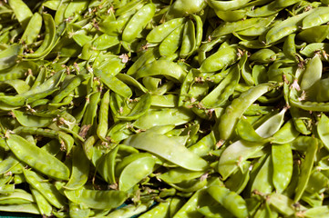 snow peas at the farmers market