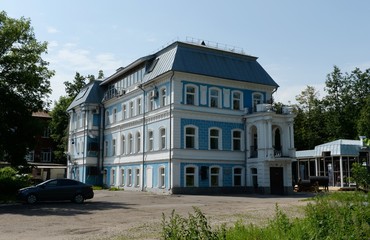 The former estate of merchants Ognyanov in Yaroslavl on Pervomayskaya street