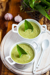 Creamy bear leek soup with ingrediencies