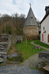  herrstein, stumpfer turm, stadtmauerrest und schlosskirche