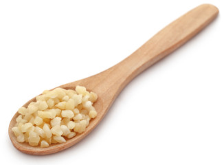 Small pieces of chopped almonds