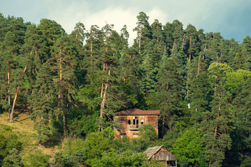 Fototapeta na wymiar Abandoned wooden house