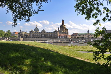 Fototapeta premium Elbe river in Dresden, Germany