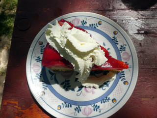 Frischer Erdbeerkuchen