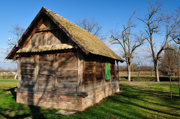 Obraz premium old wooden house