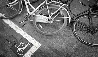 Fototapeta na wymiar sign with text Please do not park bicycles here