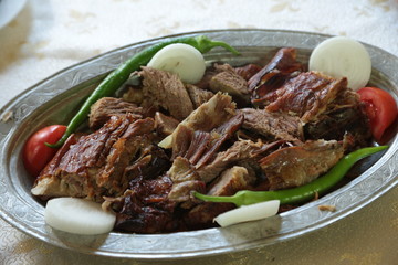 beef with vegetables and sauce