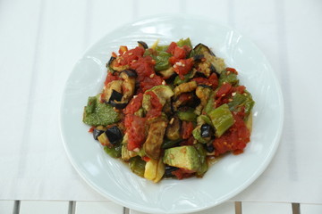 salad with chicken and vegetables