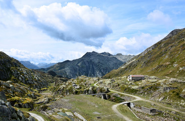 Fototapeta na wymiar Wandern auf dem Gotthardpass, Aussicht auf den Poncione de Vespero
