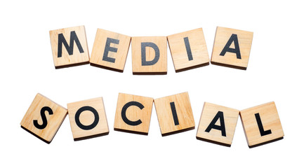 MEDIA SOCIAL text on wooden cubes on white  background - Image