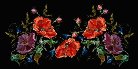 Obrazy na Szkle  Haftowane fioletowe kwiaty i czerwone maki, wiosenna sztuka. Szablon mody do projektowania ubrań, tekstyliów i t-shirtów
