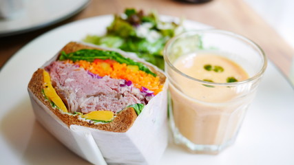 カフェランチ　サンドウィッチ