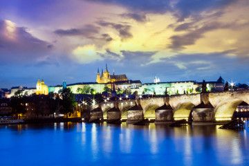 Obraz premium Beautiful view of St. Vitus Cathedral, Charles Bridge and Mala Strana on the banks of the Vltava in Prague, Czech Republic