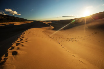 Obraz na płótnie Canvas Beautiful sand dunes in the desert