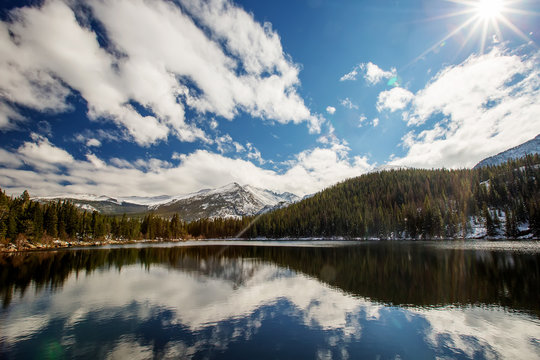 Lake in Colorado Rocky Mountains © Maygutyak