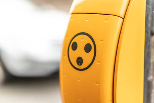 ampel sensor zum dr&uuml;cken f&uuml;r gr&uuml;nlicht  f&uuml;r fu&szlig;g&auml;nger mit sehbehingerung - blind