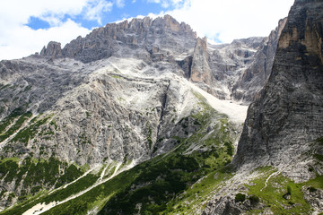 Fototapeta na wymiar hiking to rifugio comici - peak twelve, la lista, croda dei toni, alps, dolomites, Italy