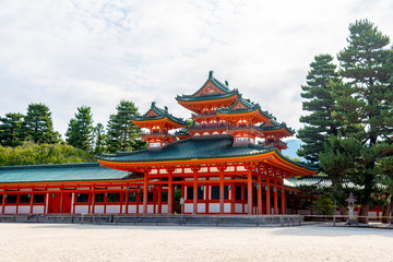 京都　平安神宮の蒼龍楼