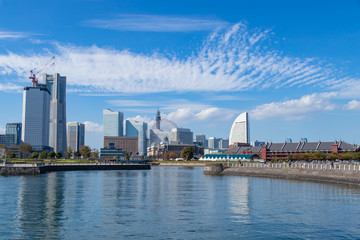 Fototapeta premium 横浜みなとみらいとビル群