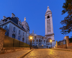 Fototapeta premium Paris. Sacre Coeur in the early morning.