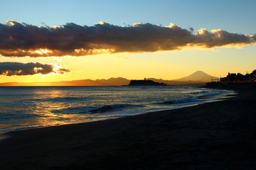 江ノ島と富士山