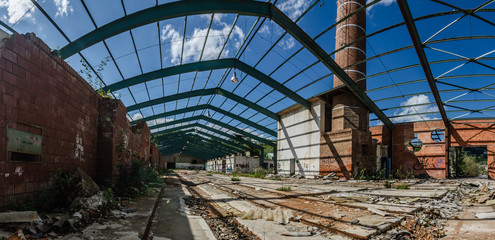 dach aus stahl einer fabrik panorama