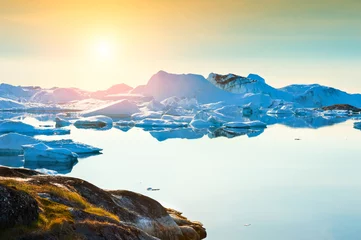 Große Eisberge im Ilulissat-Eisfjord, Westküste Grönlands © smallredgirl