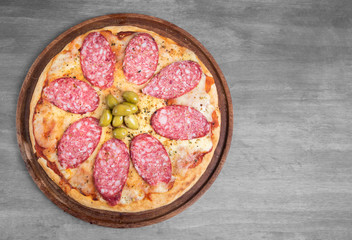 salami pizza