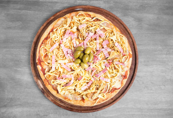 bacon and eggs pizza