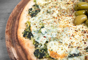 spinach pizza