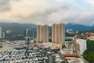 Obraz premium Beautiful sunset at Aberdeen Typhoon Shelters,hong kong