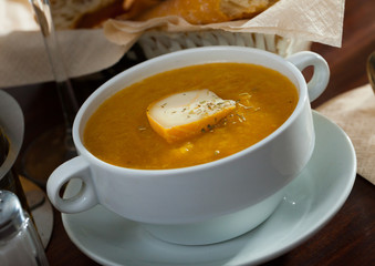 Appetizing vegetable soup puree