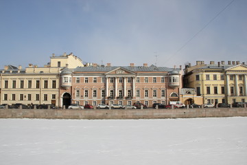 Fototapeta na wymiar houses on Fontanka embankment in winter in St. Petersburg, Russia