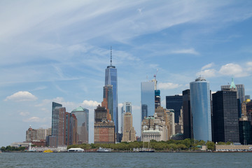 Fototapeta na wymiar New York City: view of lower Manhattan skyline with One World Trade Center