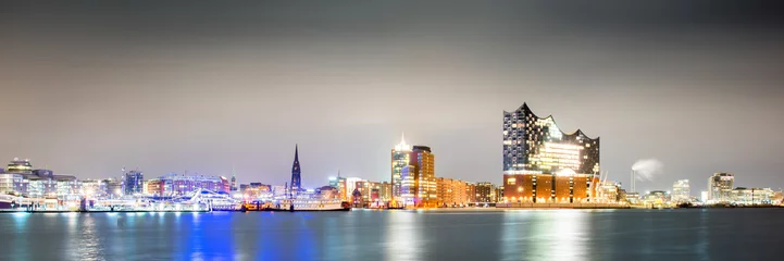 Panorama von Hamburg bei Nacht © Günter Albers