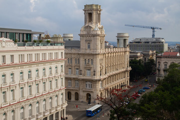 Fototapeta na wymiar Life on the streets of Havana, Cuba with local architecture on display