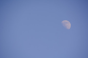 Moon in Night Sky © underworld