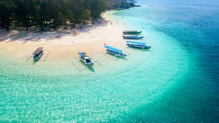 Printed kitchen splashbacks Bali Wooden boats anchored on the Gili Rengit beach