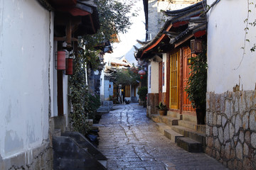 Fototapeta na wymiar A street of the historic city of Lijiang, Yunnan, China