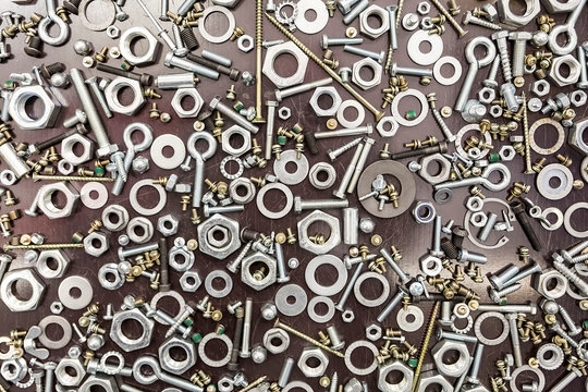 Schrauben und Muttern