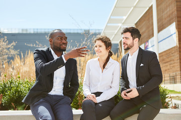 Start-Up Geschäftsleute bei einer Besprechung