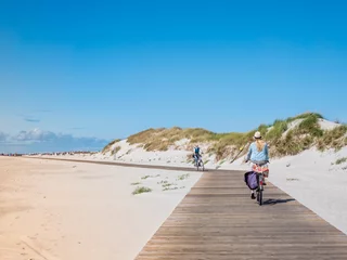 Gordijnen Fahrradweg zum Strand an der Nordsee © Animaflora PicsStock