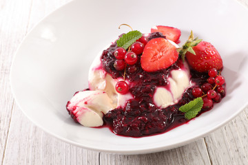 panna cotta with berry fruit